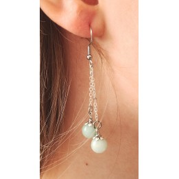 Boucles d'oreilles en pierres naturelles et formes de baies sauvages